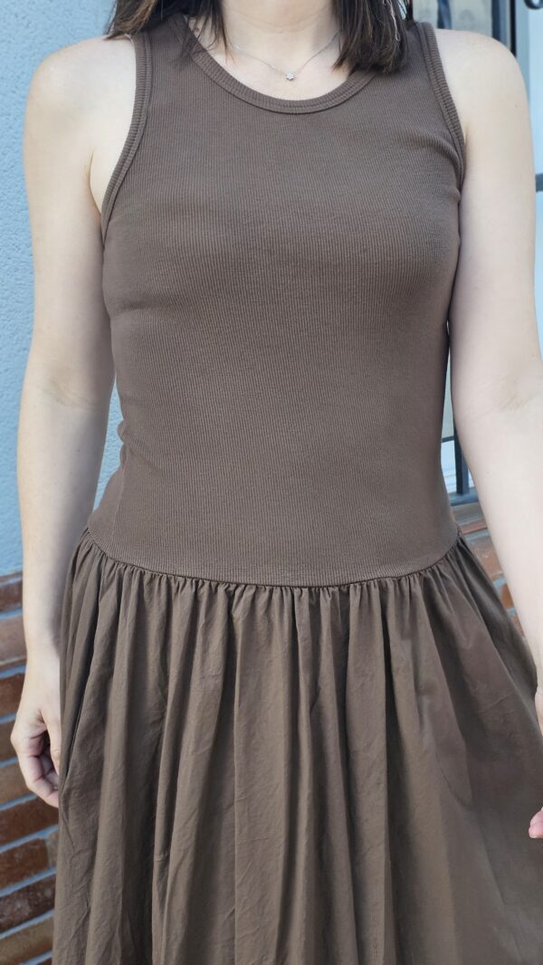 5202 Vestido marrón - Imagen 4