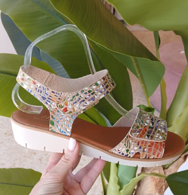 5246 Sandalia velcro beige