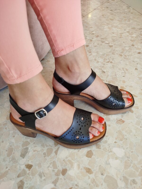 5341 Sandalia negra - Imagen 2