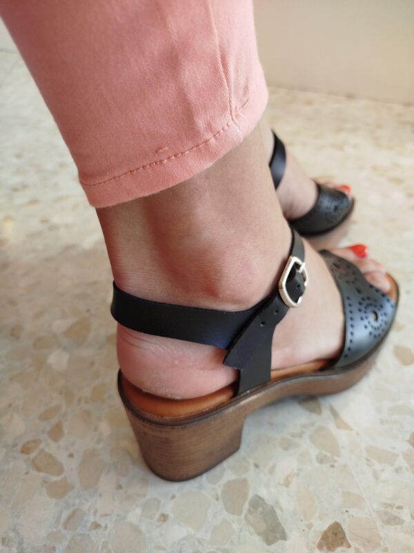 5341 Sandalia negra - Imagen 3