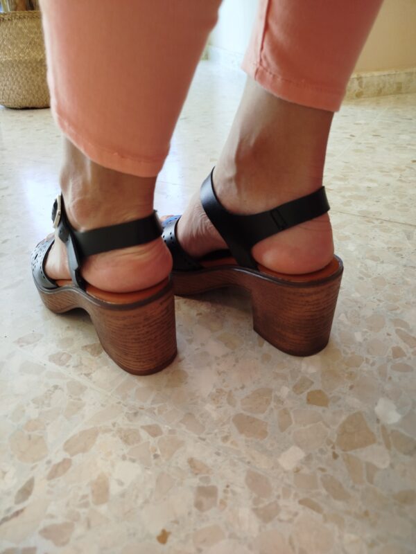 5341 Sandalia negra - Imagen 4