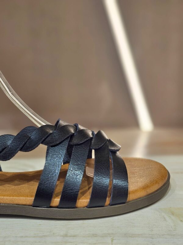 5451 Sandalia plana trenza negra - Imagen 3