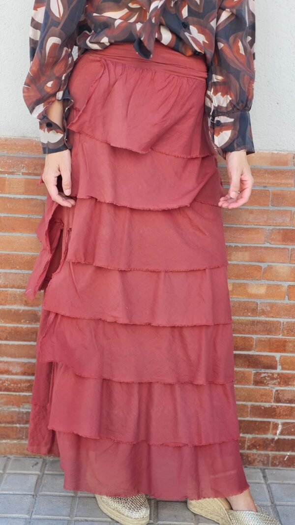5736 Falda burdeos