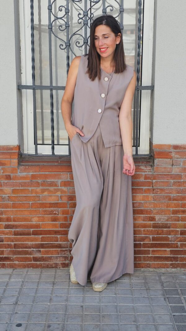 5713 Conjunto beige - Imagen 2