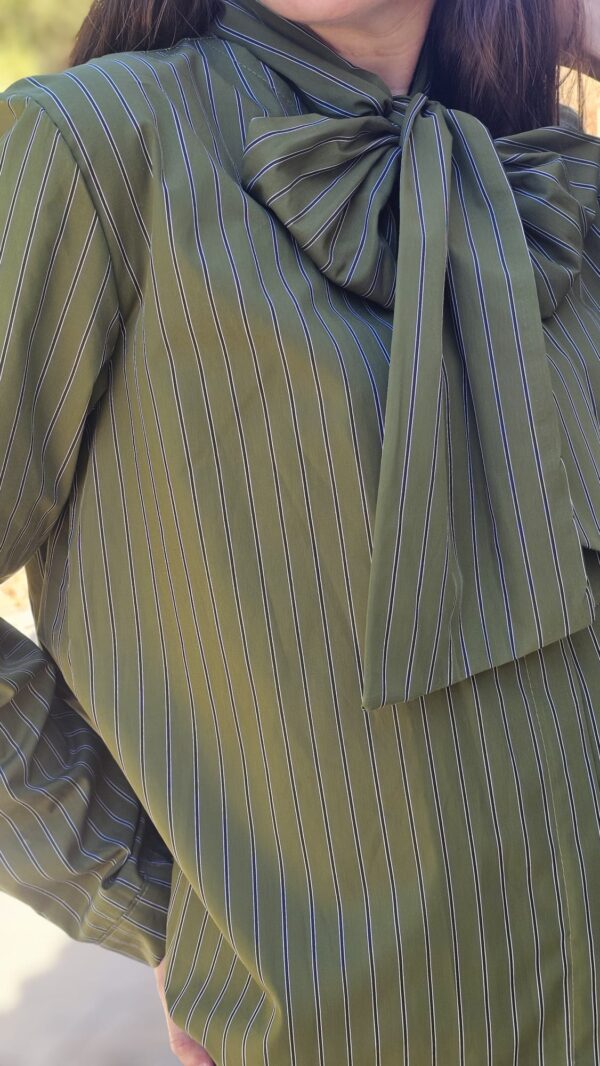 5725 Blusa verde - Imagen 2