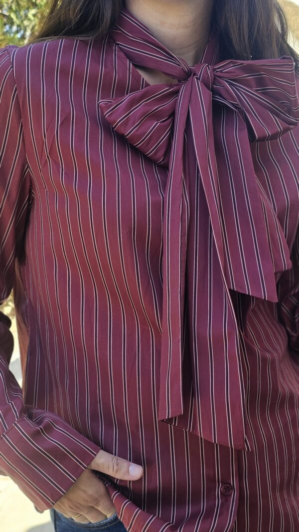 5724 Blusa burdeos - Imagen 2