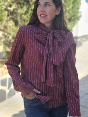 5724 Blusa burdeos