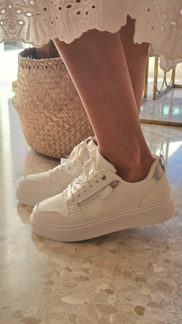 5796 Sneakers