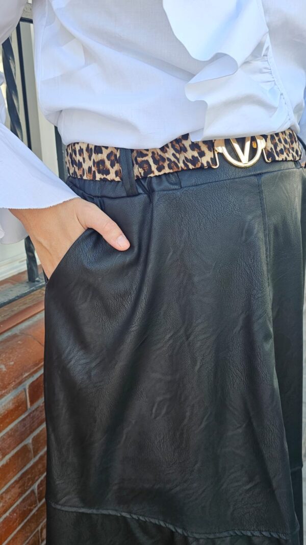 5833 Falda poli negra - Imagen 3