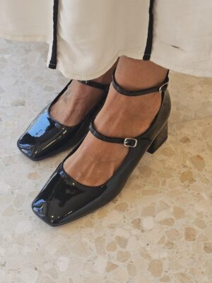 5823 Salón charol negro