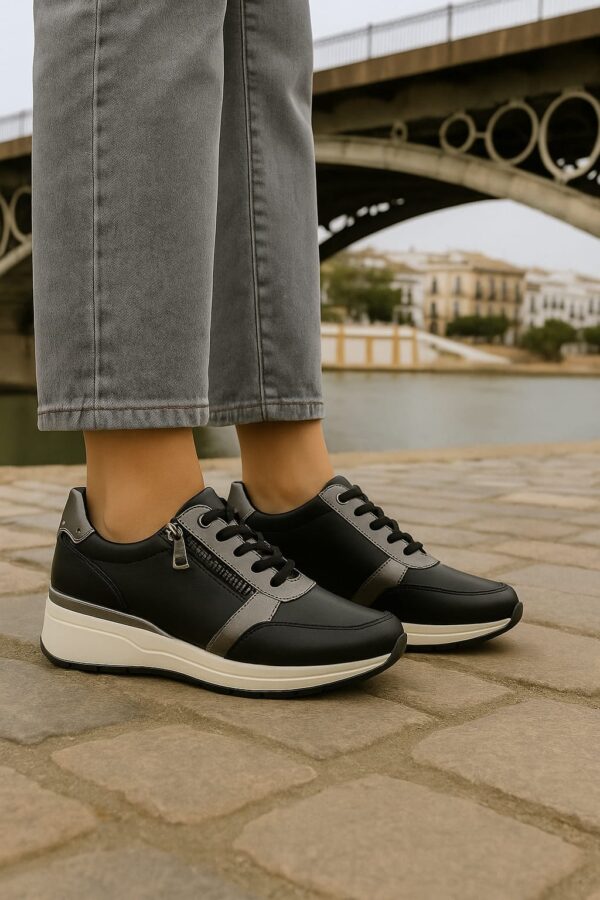 6010 Sneakers
