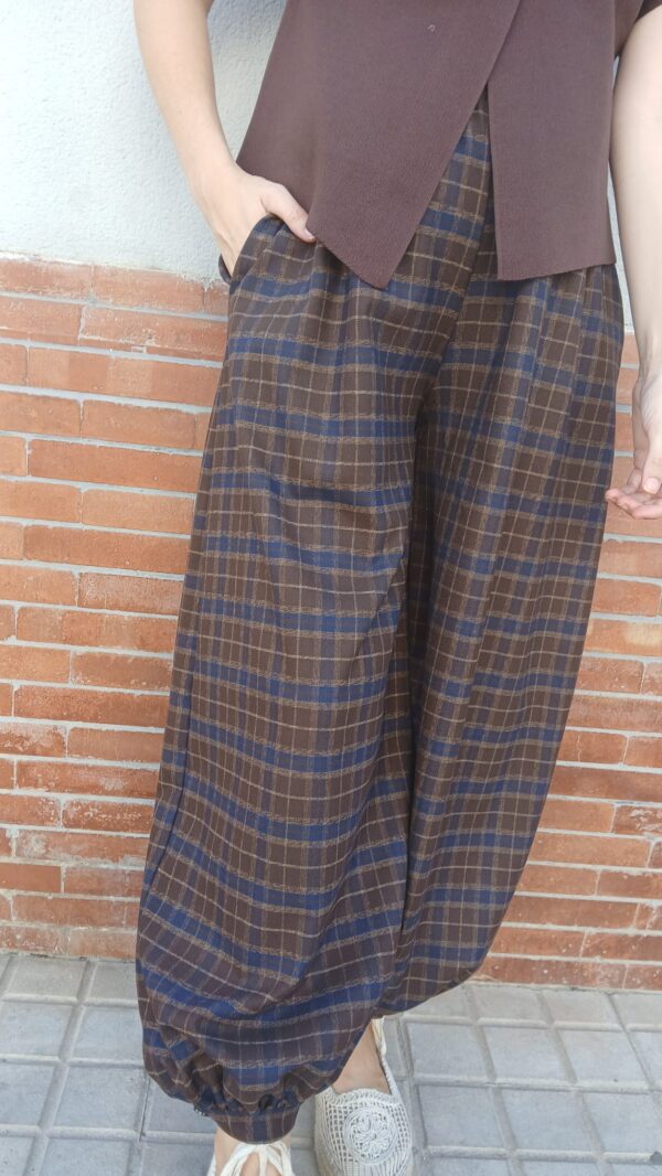 6137 Pantalon Cuadro