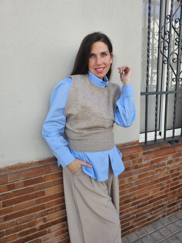 6139 Chaleco sin manga taupe