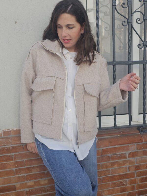6195 Chaqueta bolsillos beige - Imagen 4