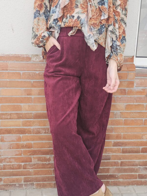 6199 Pantalón burdeos