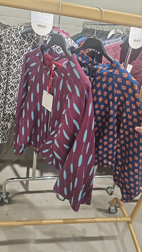 6243 Camisa burdeos