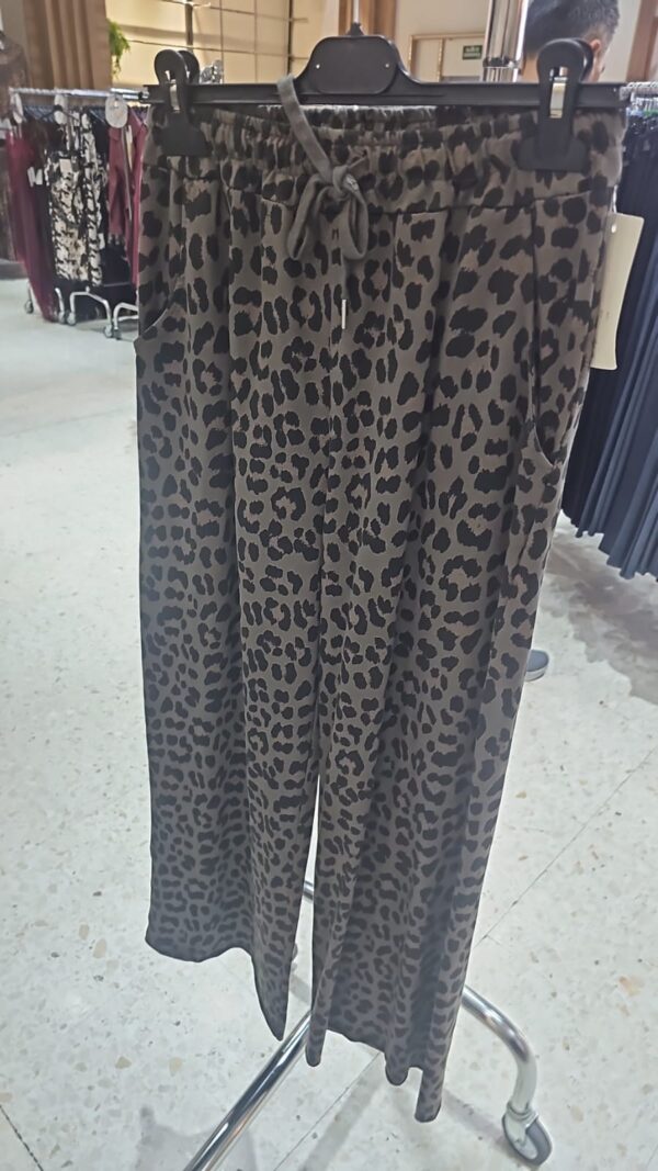 6271 Pantalon leopardo verde