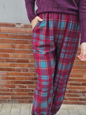 6268 Pantalon cuadro burdeos