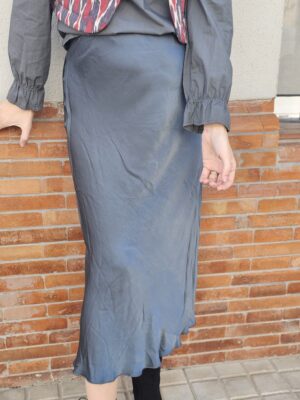 6491 Falda de satén