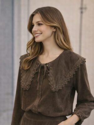 7020 Blusa cuello marron