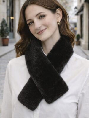 7041 Cuello pelo negro